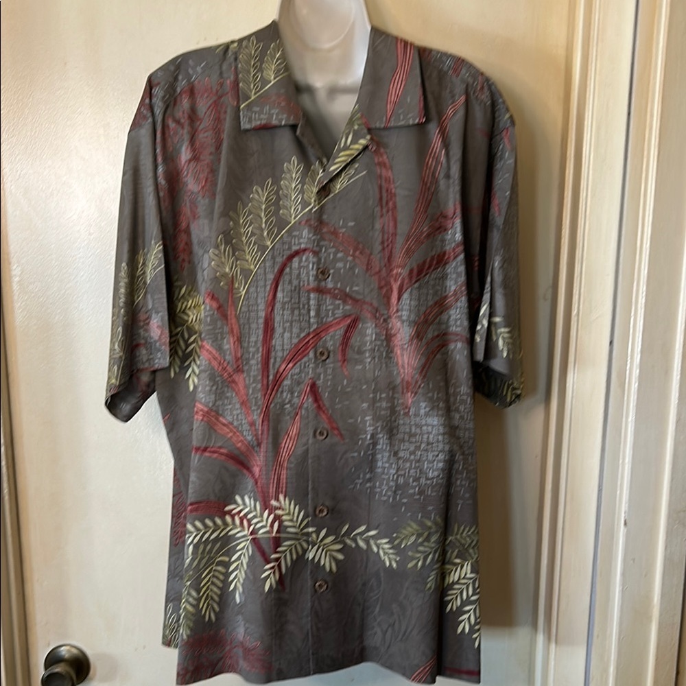 Tommy Bahama Silk Men’s Gray and Red Aloha Casual Button Down Shirt size XL
